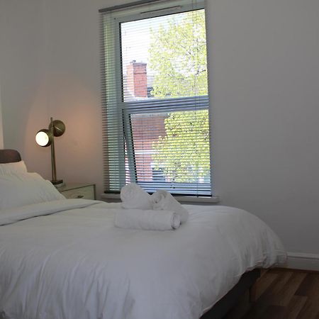 F2S Serviced Apartments 2Bedroom Terrace House With Free Wifi Netflix Suitable For Contractors Walking Distance To Train Station Derby Kültér fotó