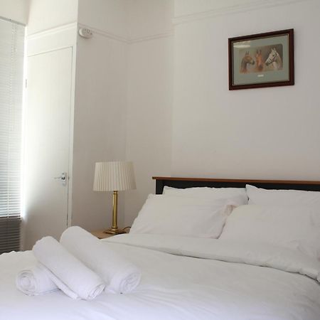 F2S Serviced Apartments 2Bedroom Terrace House With Free Wifi Netflix Suitable For Contractors Walking Distance To Train Station Derby Kültér fotó