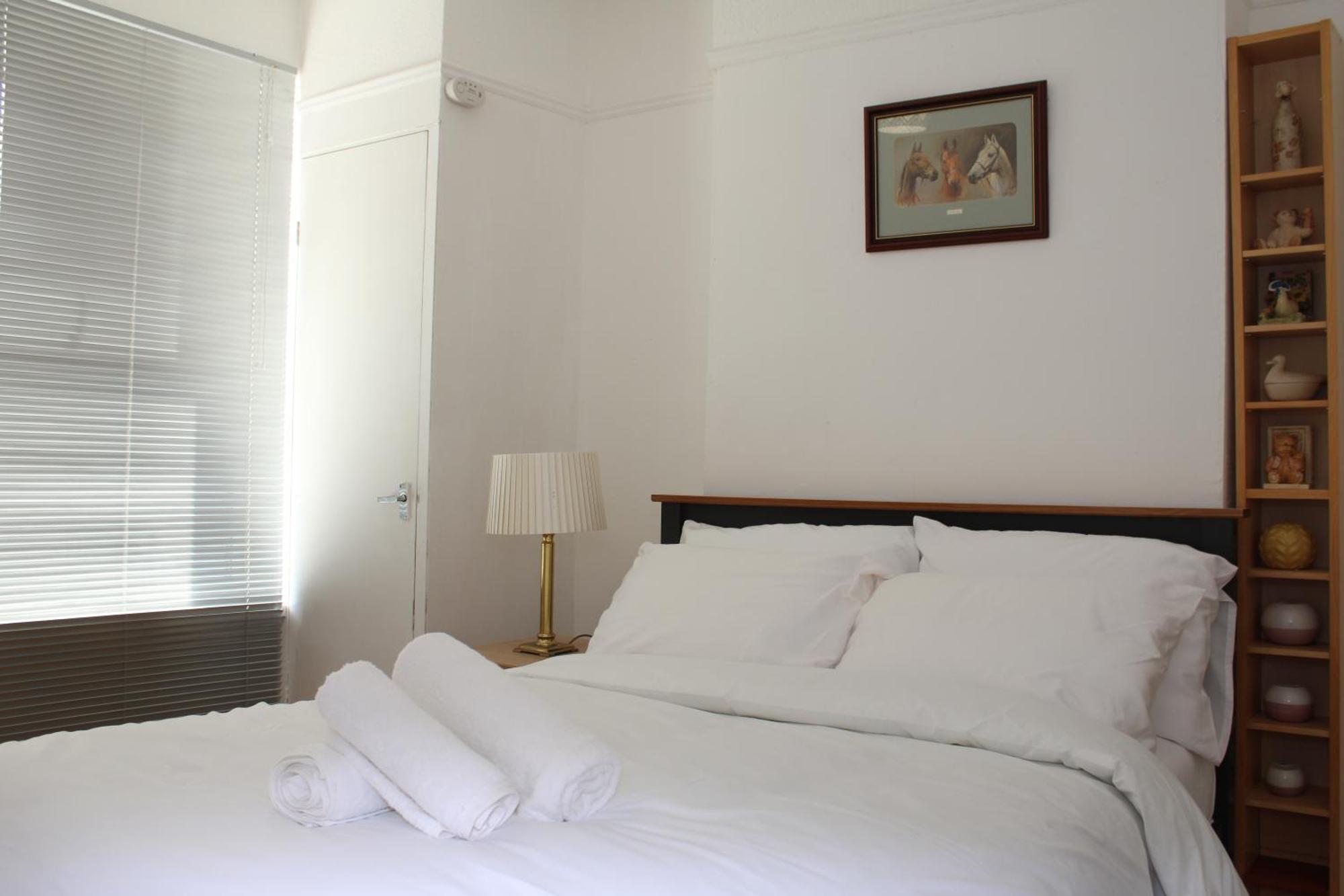 F2S Serviced Apartments 2Bedroom Terrace House With Free Wifi Netflix Suitable For Contractors Walking Distance To Train Station Derby Kültér fotó