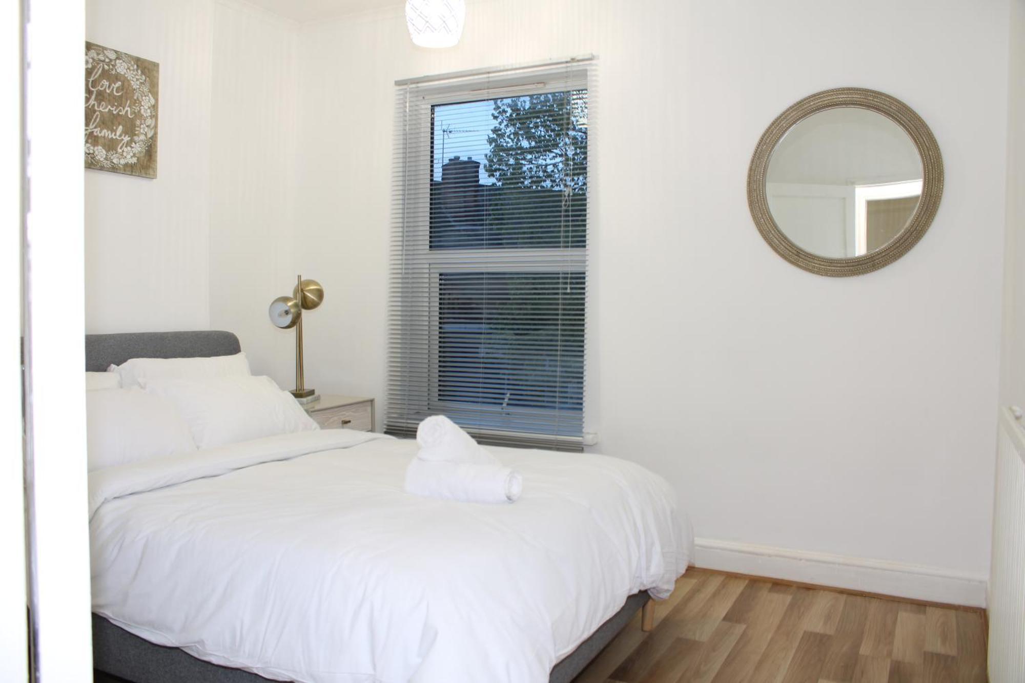 F2S Serviced Apartments 2Bedroom Terrace House With Free Wifi Netflix Suitable For Contractors Walking Distance To Train Station Derby Kültér fotó