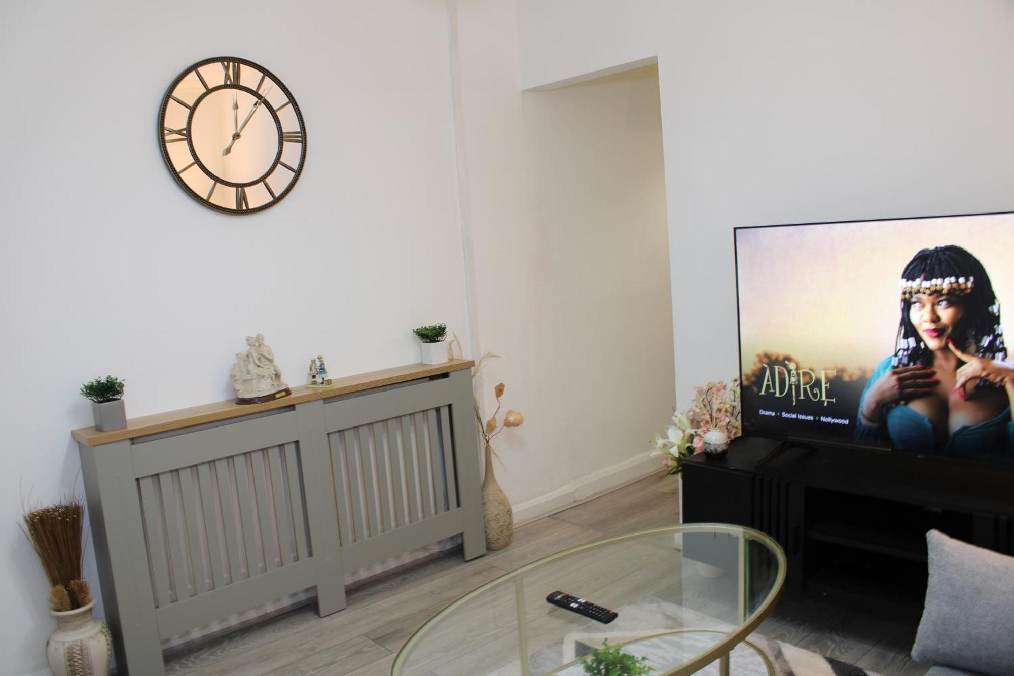 F2S Serviced Apartments 2Bedroom Terrace House With Free Wifi Netflix Suitable For Contractors Walking Distance To Train Station Derby Kültér fotó