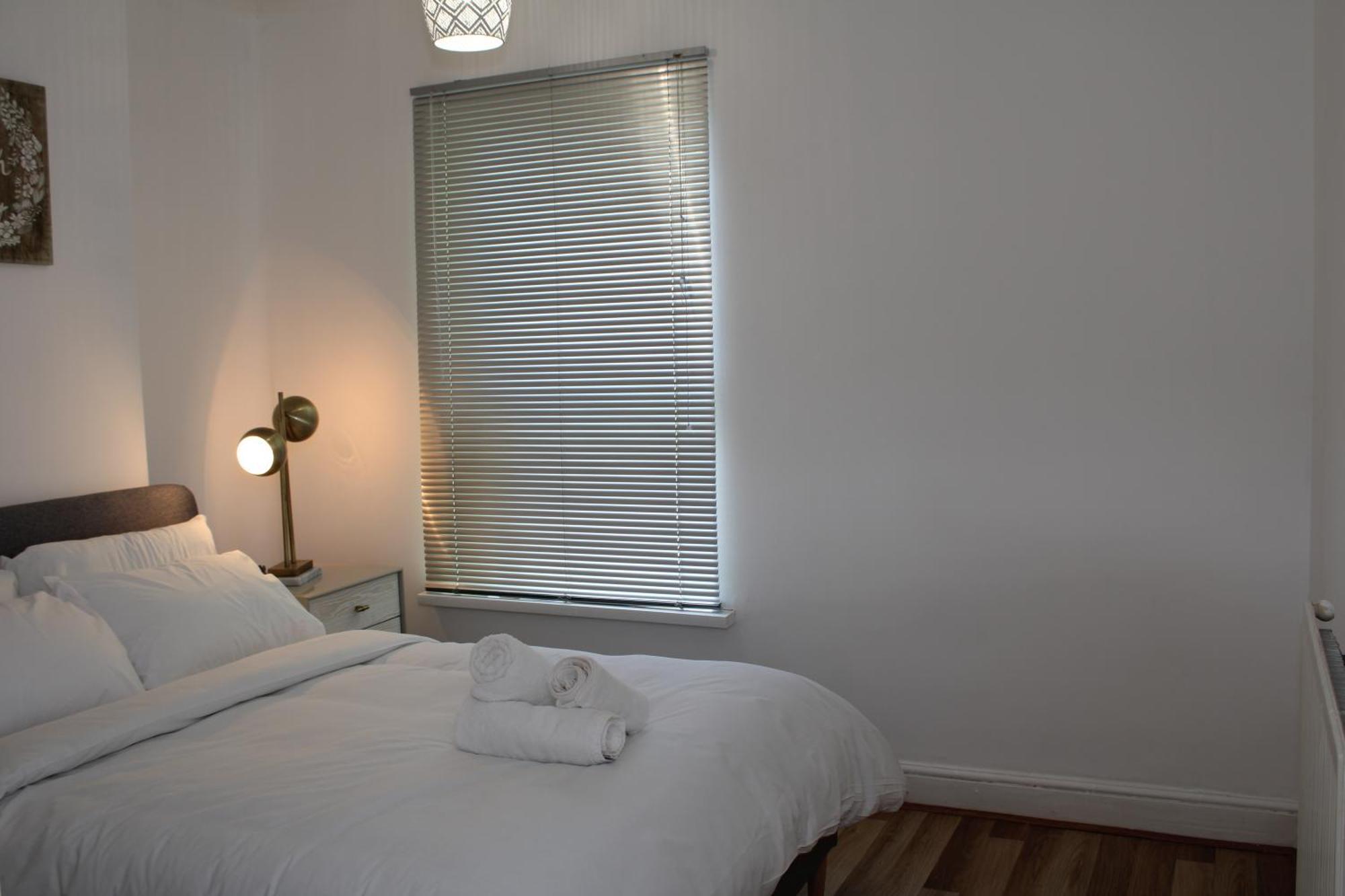 F2S Serviced Apartments 2Bedroom Terrace House With Free Wifi Netflix Suitable For Contractors Walking Distance To Train Station Derby Kültér fotó
