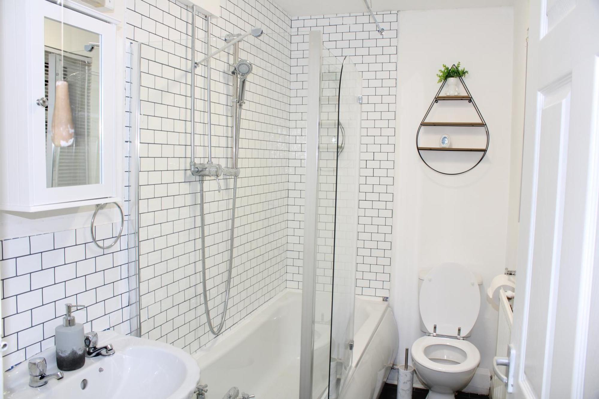 F2S Serviced Apartments 2Bedroom Terrace House With Free Wifi Netflix Suitable For Contractors Walking Distance To Train Station Derby Kültér fotó