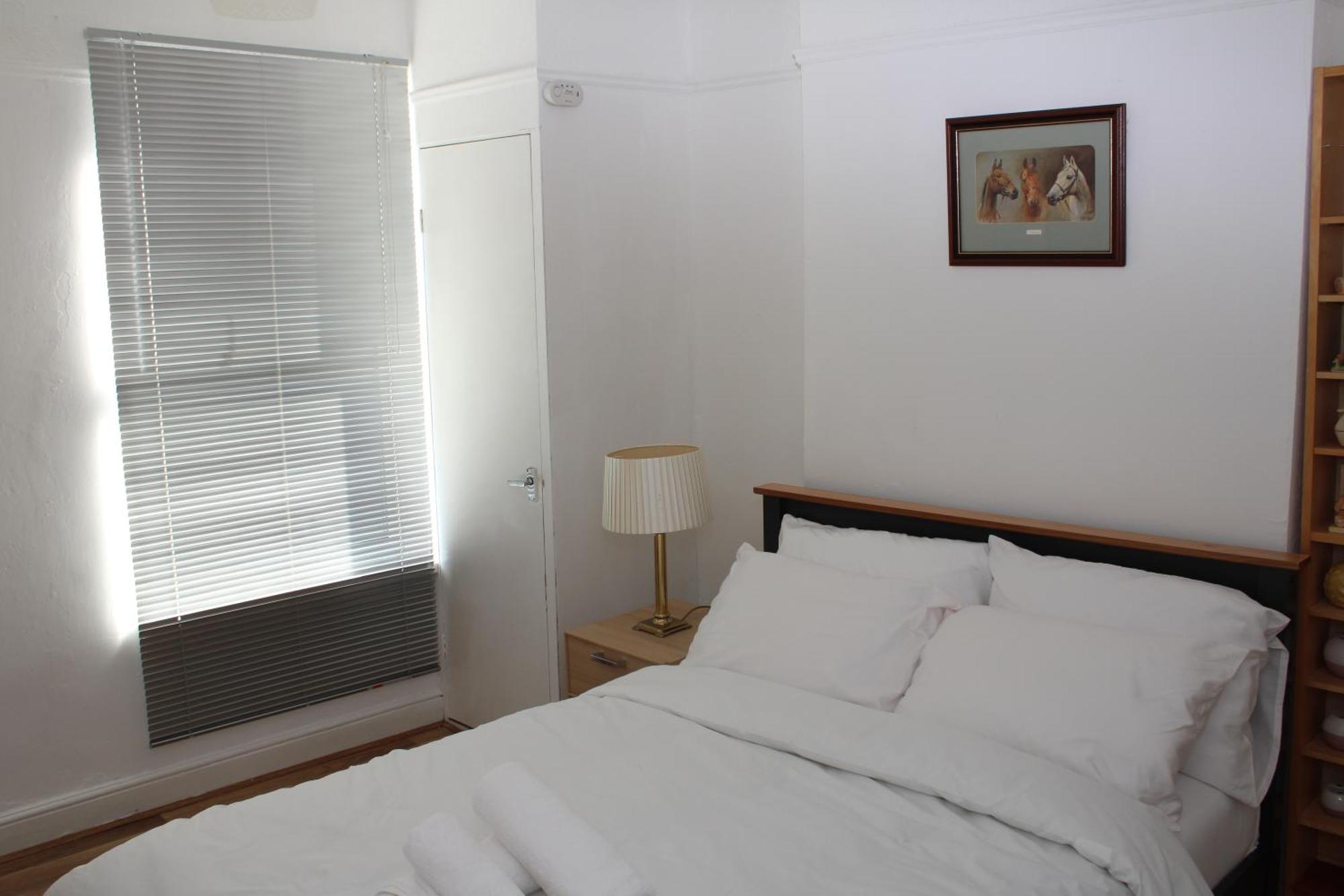 F2S Serviced Apartments 2Bedroom Terrace House With Free Wifi Netflix Suitable For Contractors Walking Distance To Train Station Derby Kültér fotó